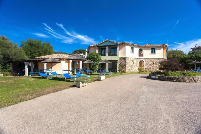 Imagen de los exteriores del Hotel Stefania Boutique By The Beach. Foto 6