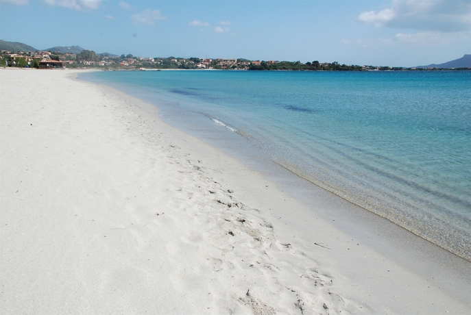 Imagen de los exteriores del Hotel Stefania Boutique By The Beach. Foto 7