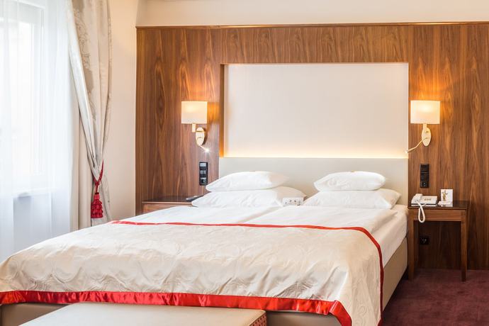 Imagen de la habitación del Hotel Stefanie. Foto 5