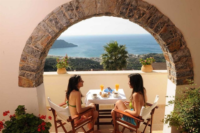 Imagen de la habitación del Hotel Stefanos Village. Foto 3