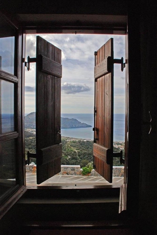 Imagen de los exteriores del Hotel Stefanos Village. Foto 8