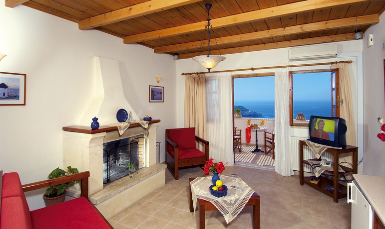 Imagen de los interiores del Hotel Stefanos Village. Foto 9