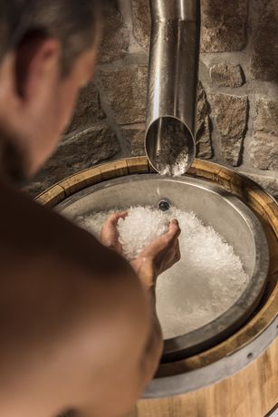 Imagen de la piscina del Hotel Steger-Dellai. Foto 17