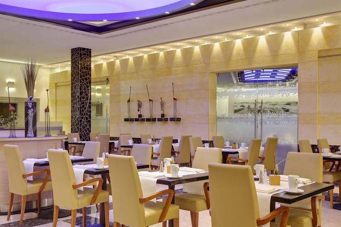 Imagen del bar/restaurante del Hotel Steigenberger Airport Frankfurt. Foto 3