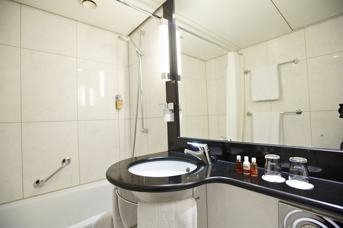 Imagen de la habitación del Hotel Steigenberger Airport Frankfurt. Foto 11