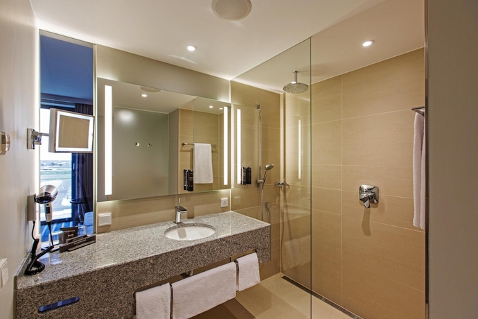 Imagen de la habitación del Hotel Steigenberger Airport Hotel Berlin. Foto 9