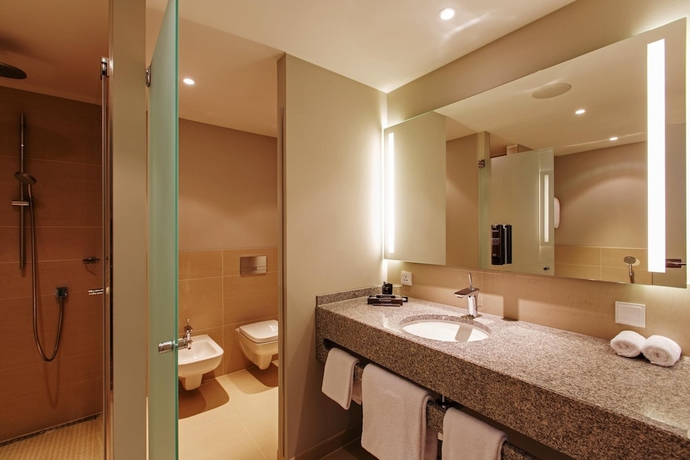 Imagen de la habitación del Hotel Steigenberger Airport Hotel Berlin. Foto 10