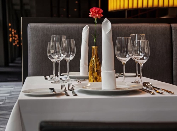 Imagen del bar/restaurante del Hotel Steigenberger Airport Hotel Berlin. Foto 3