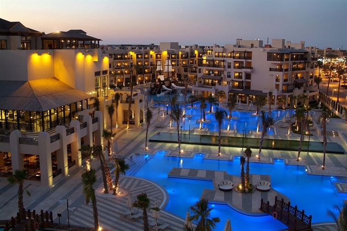 Imagen de los exteriores del Hotel Steigenberger Aqua Magic. Foto 11