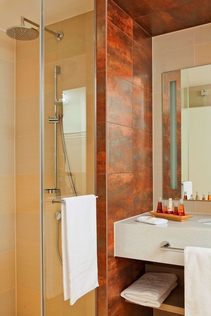 Imagen de la habitación del Hotel Steigenberger Bremen. Foto 15