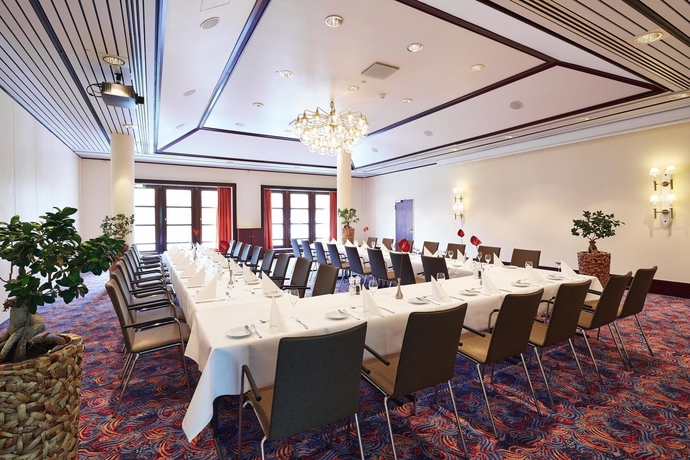 Imagen de los interiores del Hotel Steigenberger Conti Hansa. Foto 7