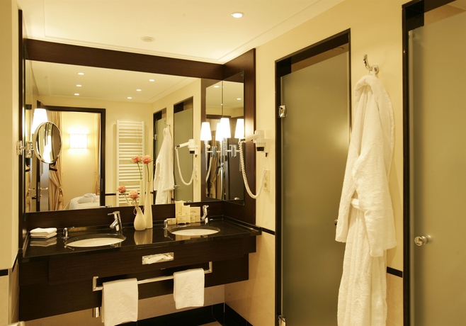 Imagen de la habitación del Hotel Steigenberger De Saxe. Foto 5