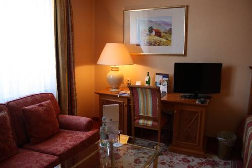 Imagen de la habitación del Hotel Steigenberger Der Sonnenhof. Foto 12