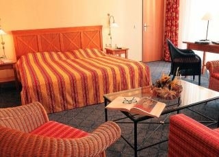 Imagen de la habitación del Hotel Steigenberger Frankfurt City. Foto 3