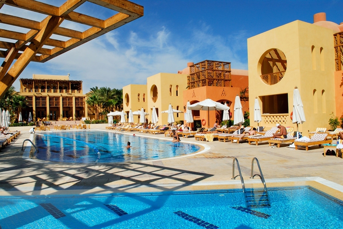 Imagen de la piscina del Hotel Steigenberger Golf Resort El Gouna. Foto 16