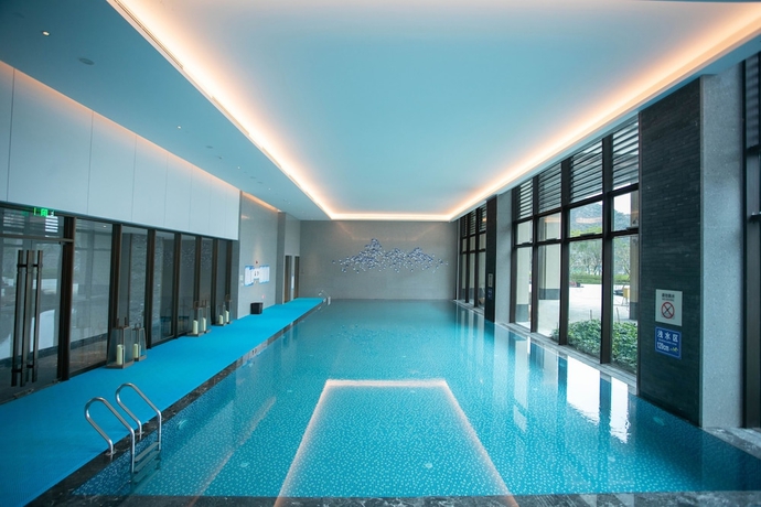 Imagen de la piscina del Hotel Steigenberger Guilin. Foto 16