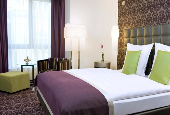 Imagen de la habitación del Hotel Steigenberger Herrenhof. Foto 5