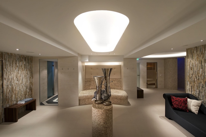 Imagen de la piscina del Hotel Steigenberger Icon Frankfurter Hof. Foto 14