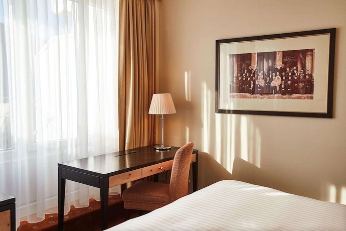 Imagen de la habitación del Hotel Steigenberger Icon Grandhotel Belvédère. Foto 5