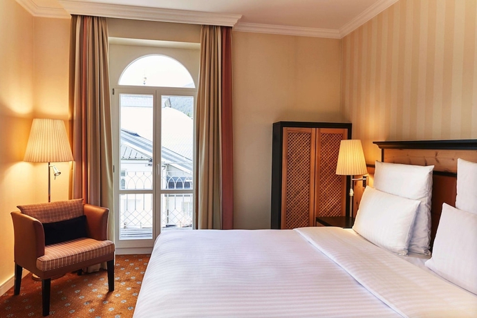 Imagen de la habitación del Hotel Steigenberger Icon Grandhotel Belvédère. Foto 8