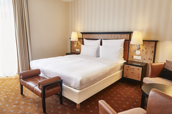 Imagen de la habitación del Hotel Steigenberger Icon Grandhotel Belvédère. Foto 13