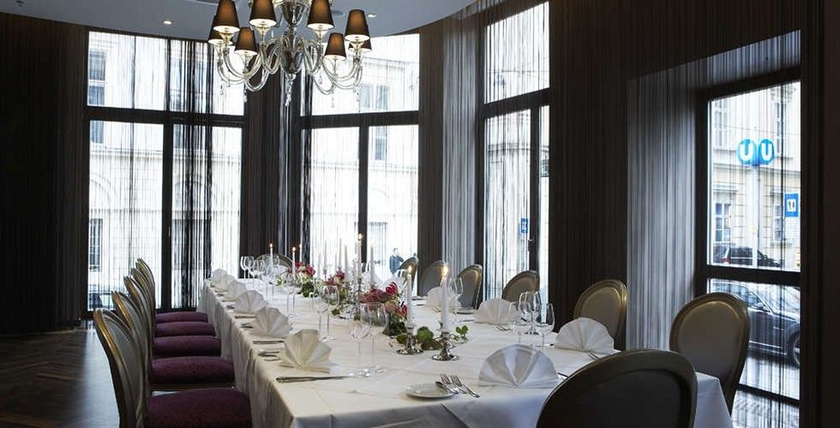 Imagen del bar/restaurante del Hotel Steigenberger Icon Herrenhof. Foto 2