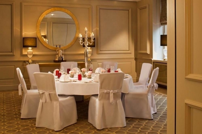 Imagen de los interiores del Hotel Steigenberger Icon Parkhotel. Foto 13