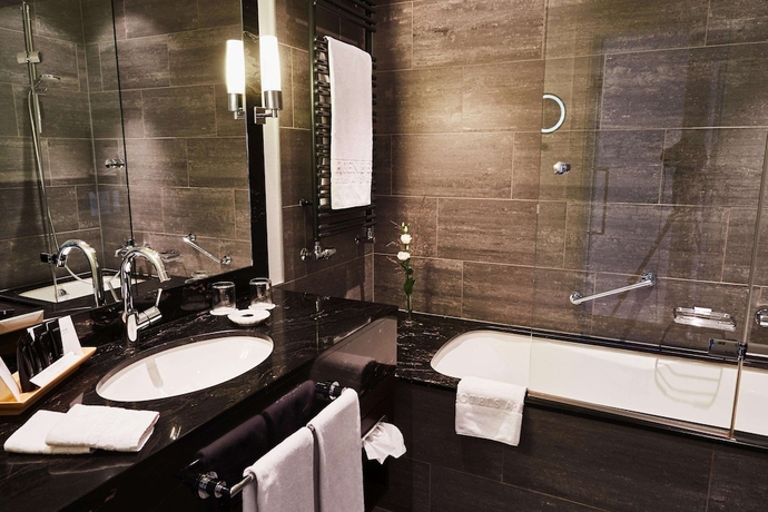 Imagen de la habitación del Hotel Steigenberger Inselhotel. Foto 3