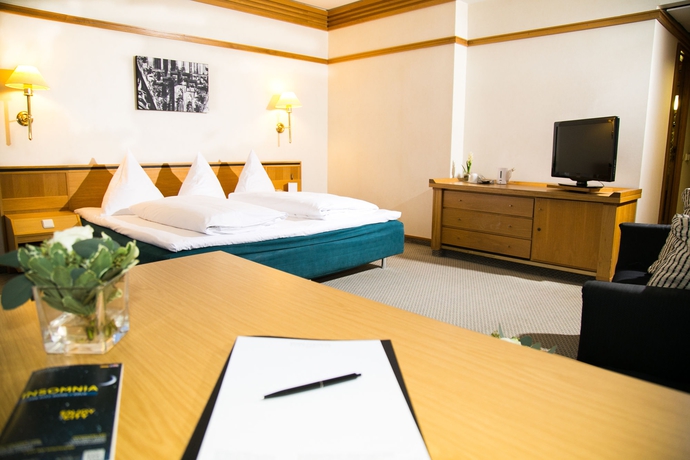 Imagen de la habitación del Hotel Steigenberger Köln. Foto 3