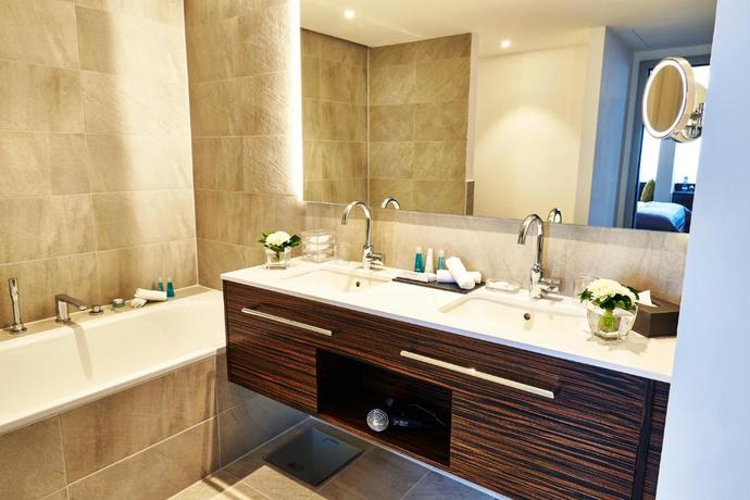 Imagen de la habitación del Hotel Steigenberger K&ouml;ln. Foto 10