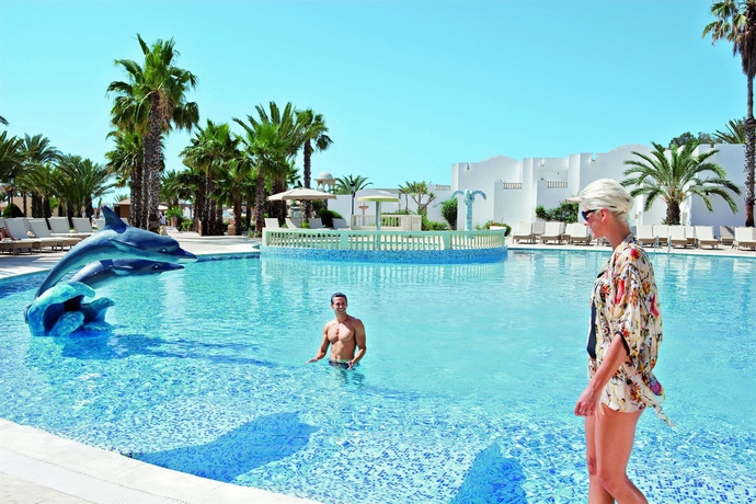Imagen de la piscina del Hotel Steigenberger Marhaba Thalasso. Foto 13