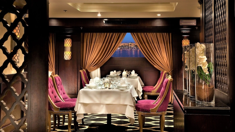 Imagen del bar/restaurante del Hotel Steigenberger Minerva Nile Cruise - Every Thursday From Luxor For 07 And 04 Nights - Every Monday Fr. Foto 7