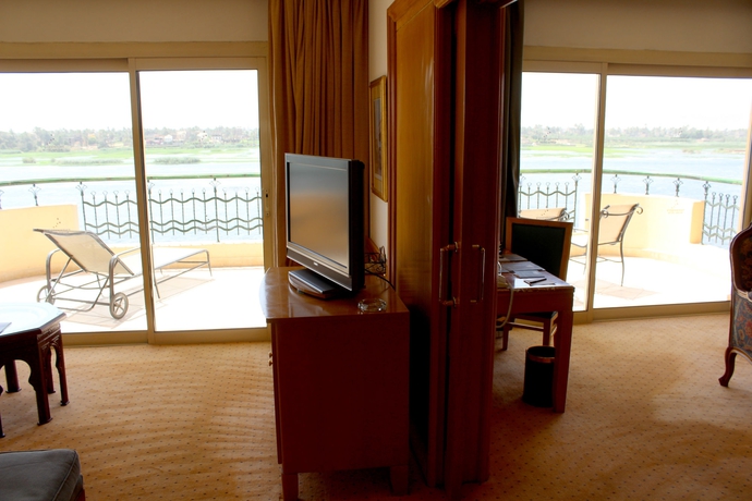 Imagen de la habitación del Hotel Steigenberger Nile Palace. Foto 5