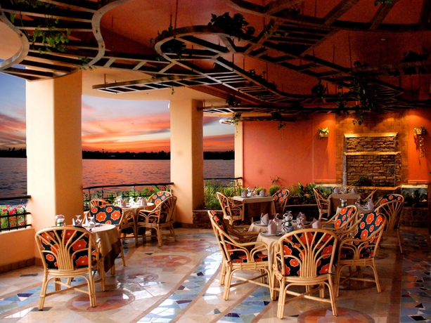 Imagen del bar/restaurante del Hotel Steigenberger Nile Palace. Foto 2