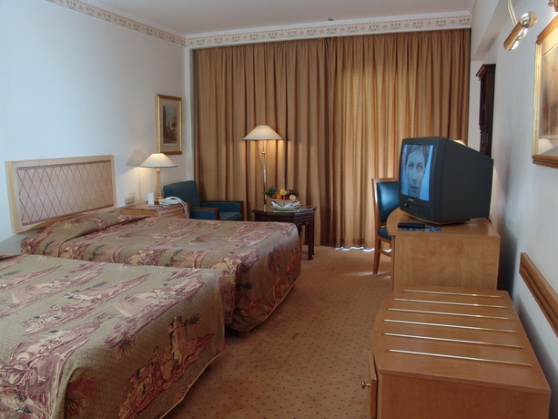 Imagen de la habitación del Hotel Steigenberger Nile Palace. Foto 9