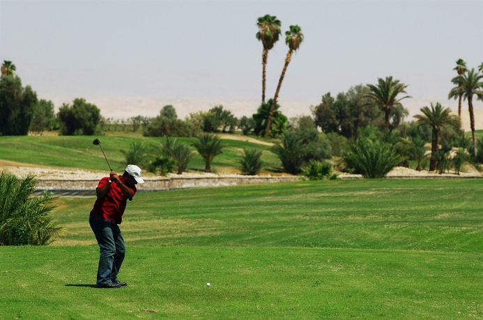 Imagen de los exteriores del Hotel Steigenberger Resort Achti. Foto 11