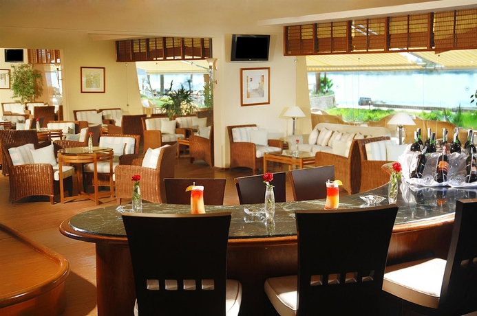 Imagen del bar/restaurante del Hotel Steigenberger Resort Achti. Foto 6