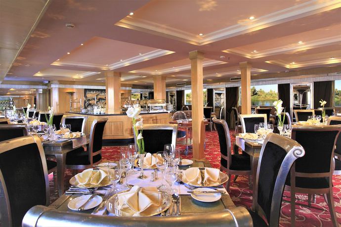 Imagen del bar/restaurante del Hotel Steigenberger Senator Nile Cruise - Every Monday from Luxor for 04 Nights and Every Friday from Awan. Foto 4