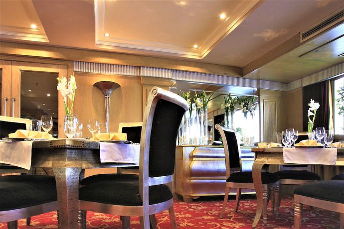 Imagen del bar/restaurante del Hotel Steigenberger Senator Nile Cruise - Every Monday from Luxor for 04 Nights and Every Friday from Awan. Foto 9