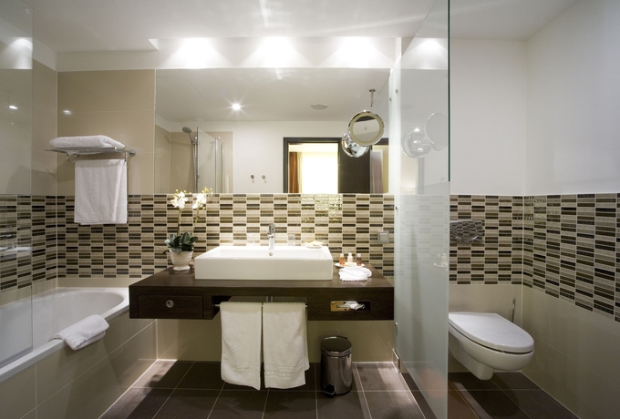 Imagen de la habitación del Hotel Steigenberger Treudelberg. Foto 9