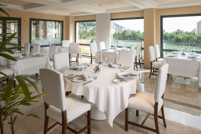 Imagen del bar/restaurante del Hotel Steigenberger and Resort Camp De Mar. Foto 4