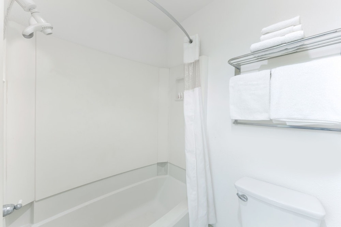 Imagen de la habitación del Hotel Steinbeck Lodge. Foto 10