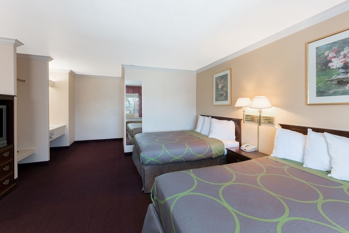 Imagen de la habitación del Hotel Steinbeck Lodge. Foto 11