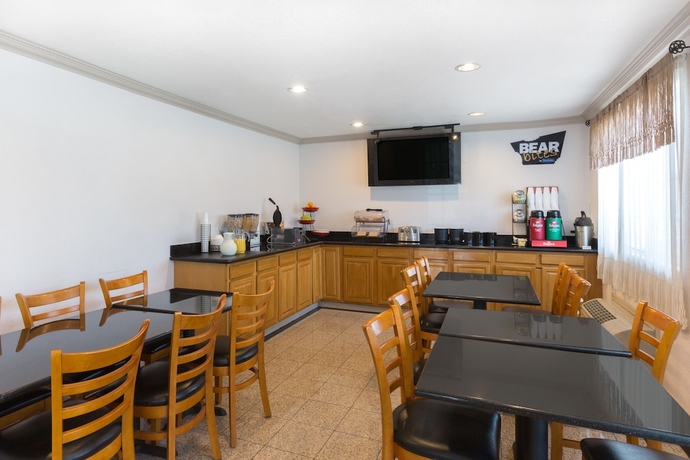 Imagen del bar/restaurante del Hotel Steinbeck Lodge. Foto 4