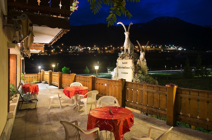 Imagen del bar/restaurante del Hotel Steinbock, Livigno. Foto 4