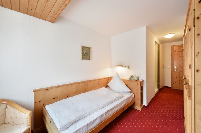 Imagen de la habitación del Hotel Steinbock, PONTRESINA. Foto 2