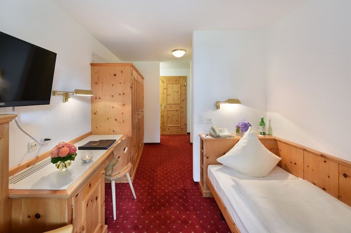 Imagen de la habitación del Hotel Steinbock, PONTRESINA. Foto 12