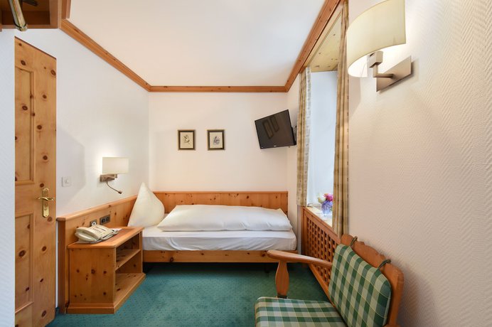 Imagen de la habitación del Hotel Steinbock, PONTRESINA. Foto 15