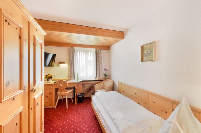 Imagen de la habitación del Hotel Steinbock, PONTRESINA. Foto 16