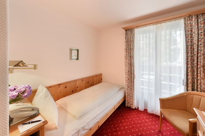 Imagen de la habitación del Hotel Steinbock, PONTRESINA. Foto 17